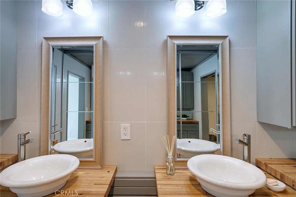Photo for 333 N LOUISE Street, 19, Glendale, CA 91206 - Listing #SR-19255879 333 N LOUISE Street, 19, Glendale, CA 91206