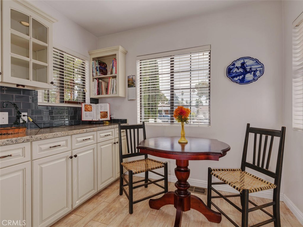 Photo for 1341 RAYMOND Avenue, Glendale, CA 91201 - Listing #SR-19221422 1341 RAYMOND Avenue, Glendale, CA 91201