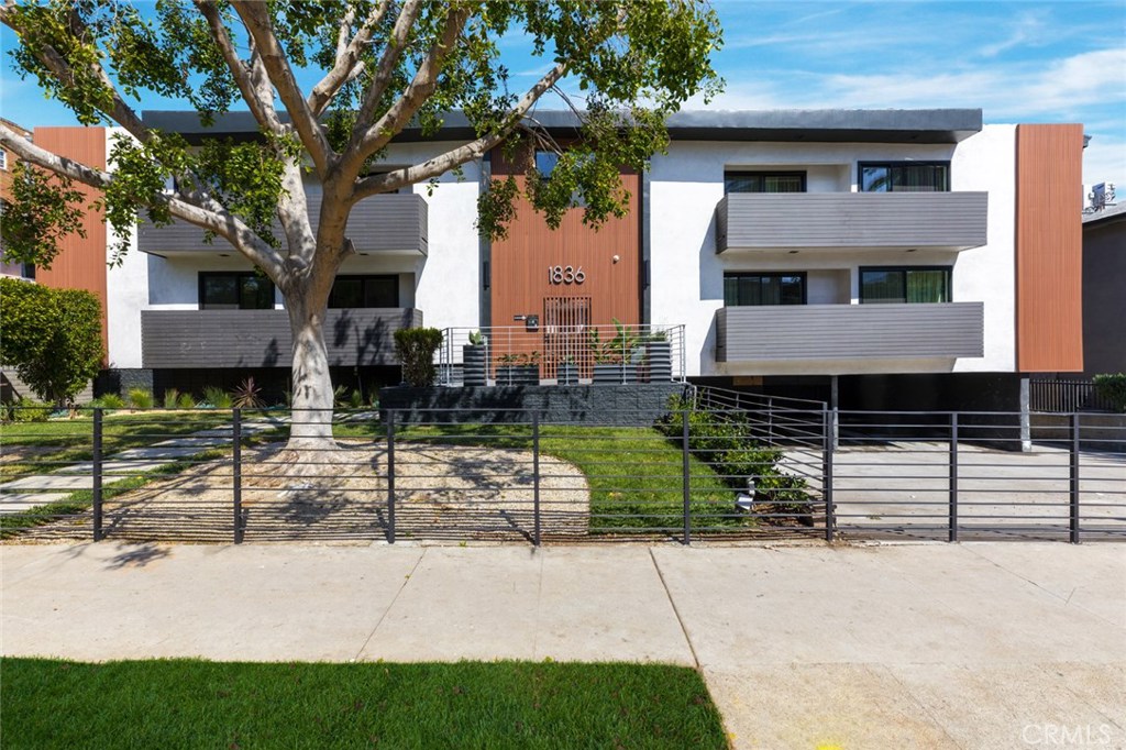 Photo of 1836 North Gramercy Place, Hollywood, CA 90028