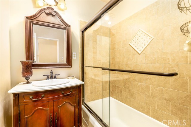 2 Bed Home for Sale in Lake Balboa, California
