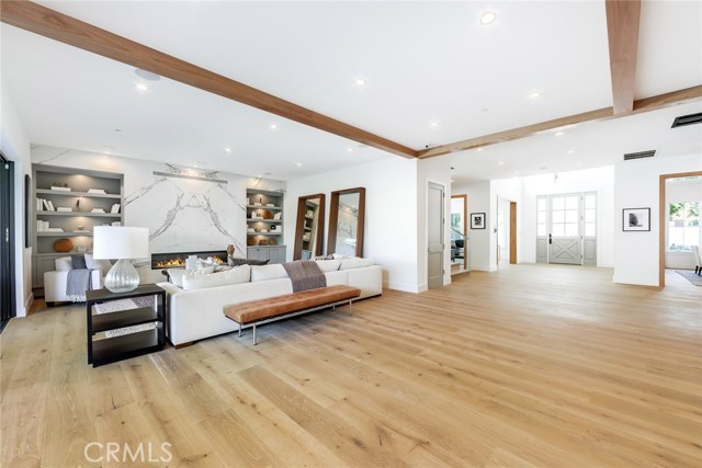5 Bed Home for Sale in Encino, California