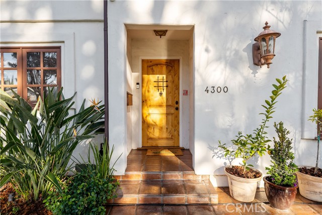 5 Bed Home for Sale in Studio City, California