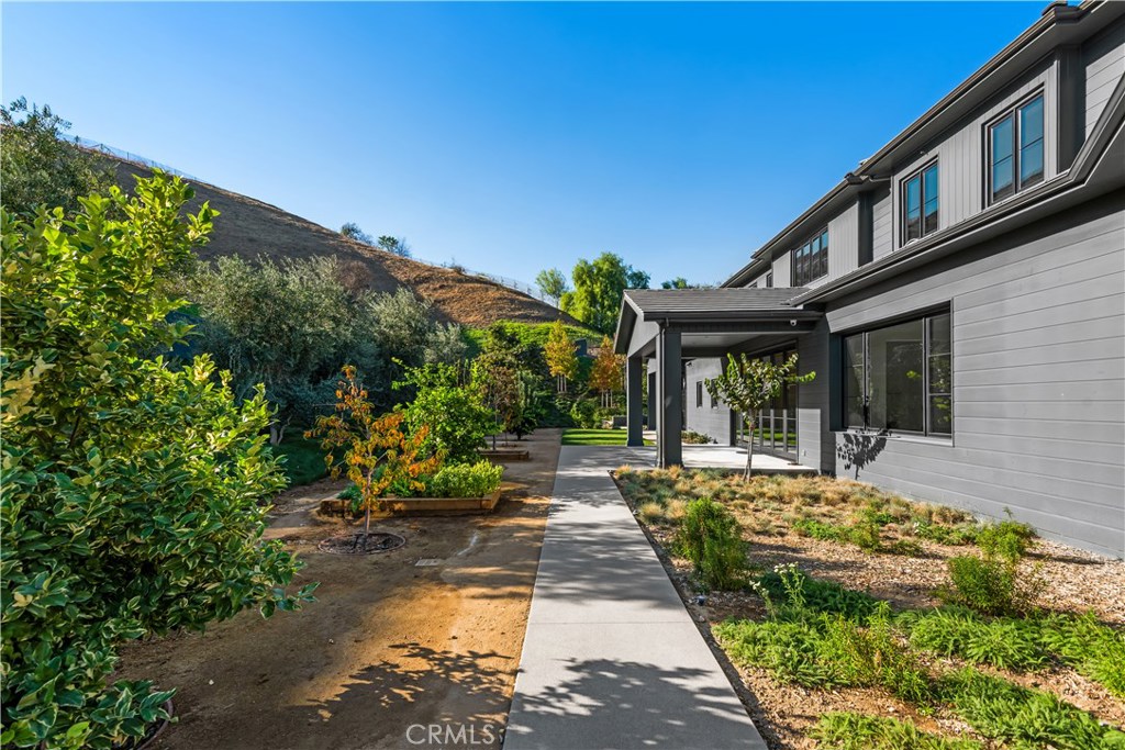 25211 JIM BRIDGER ROAD, HIDDEN HILLS, CA 91302