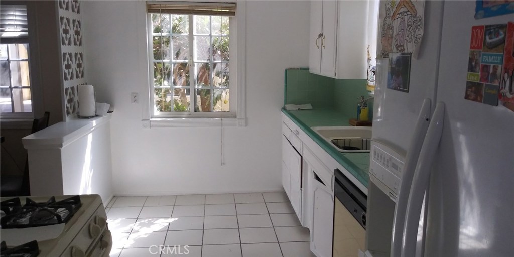 Photo for 18000 VANOWEN Street, Reseda, CA 91335 - Listing #SR-19217709 18000 VANOWEN Street, Reseda, CA 91335