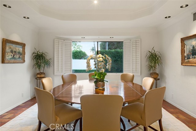 5 Bed Home for Sale in Encino, California