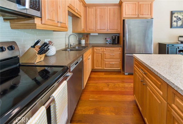 818 Camino Real, Redondo Beach, California 90277, 2 Bedrooms Bedrooms, ,2 BathroomsBathrooms,Residential,Sold,Camino Real,SR20198700