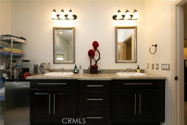 5 Bed Home for Sale in Valley Village, California