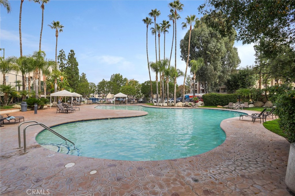 Photo for 5545 Canoga Avenue, 222, Woodland Hills, CA 91367 - Listing #SR-19281443 5545 Canoga Avenue, 222, Woodland Hills, CA 91367