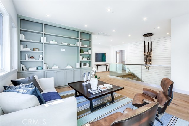 5 Bed Home for Sale in Encino, California
