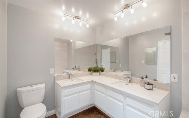 2 Bed Home for Sale in Encino, California