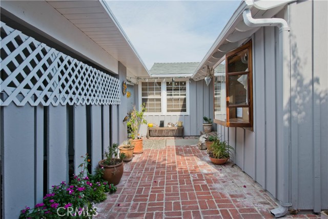 4 Bed Home for Sale in Valley Village, California
