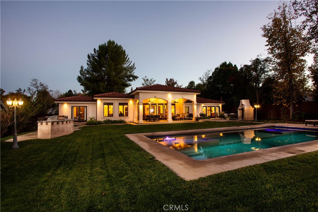 Photo of 5135 QUAKERTOWN AVENUE, Woodland Hills, CA 91364