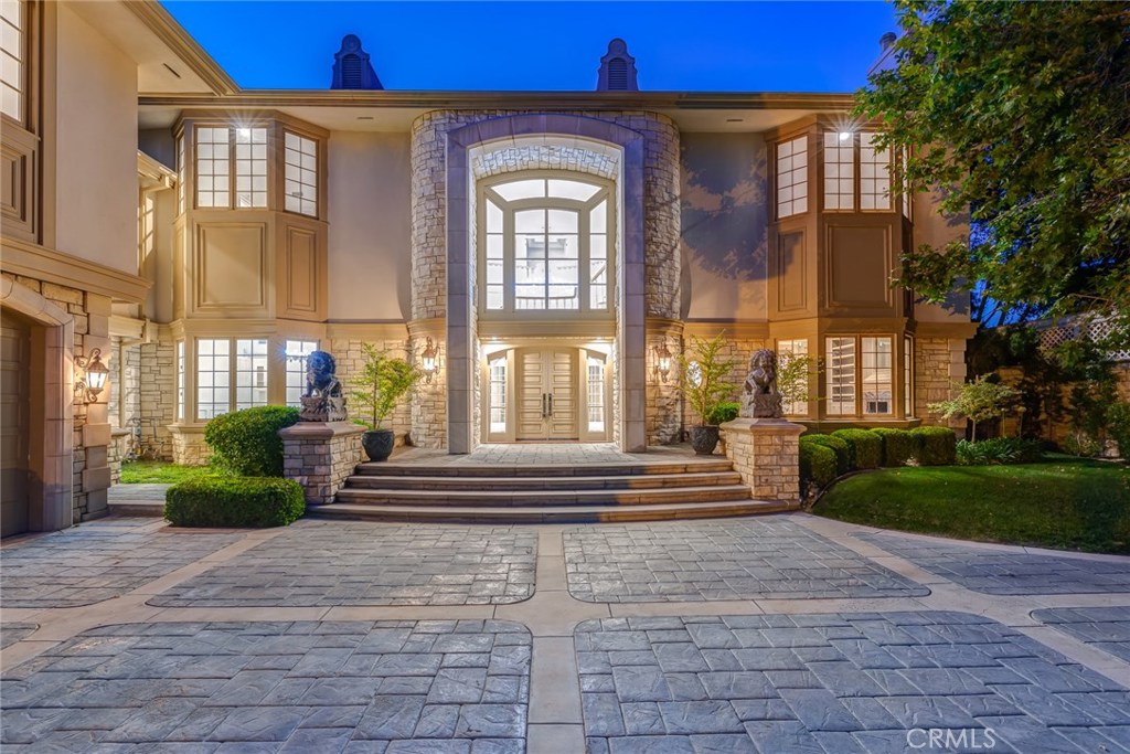 Photo for 20637 KINGSBORO Way, Woodland Hills, CA 91364 - Listing #SR-19233515 20637 KINGSBORO Way, Woodland Hills, CA 91364