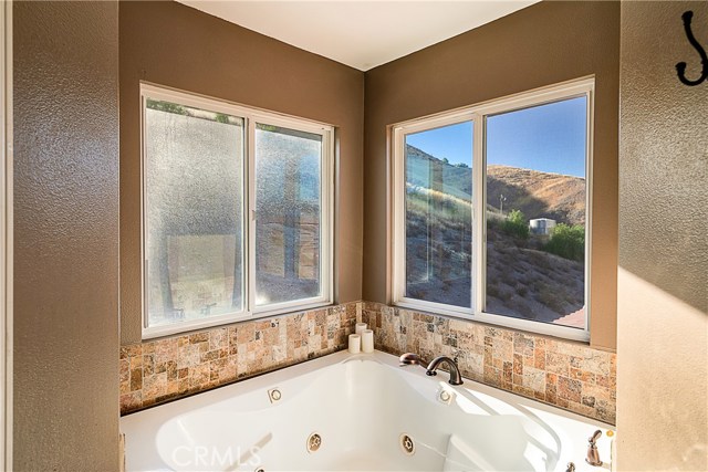 3 Bed Home for Sale in Agua Dulce, California