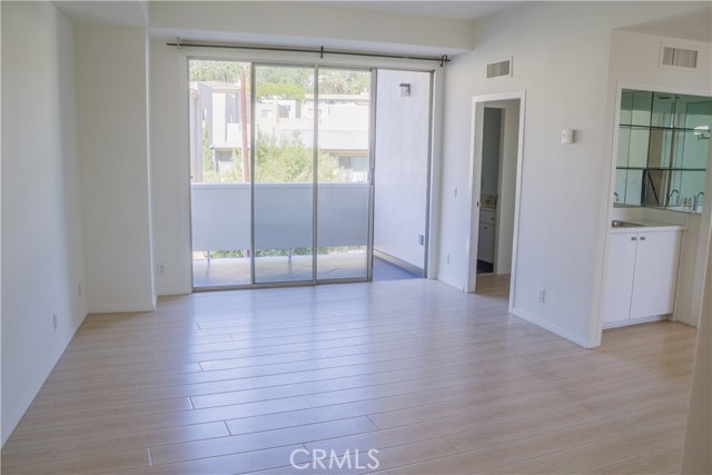 7250 Franklin Avenue #401
