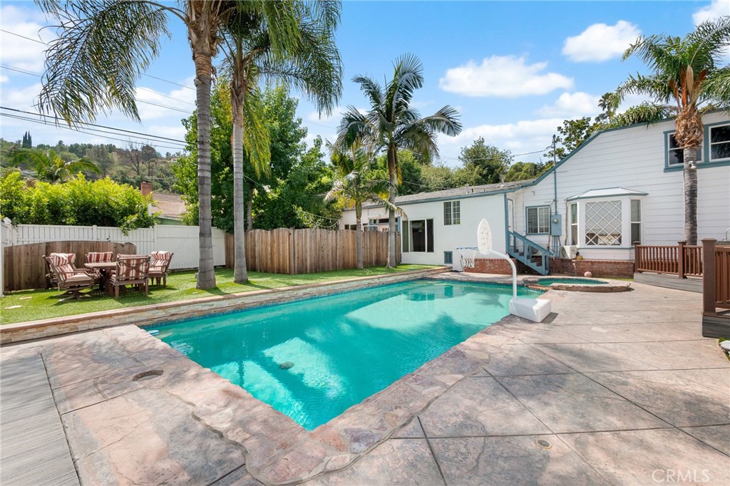 Photo for 1512 WABASSO Way, Glendale, CA 91208 - Listing #SR-19215623 1512 WABASSO Way, Glendale, CA 91208