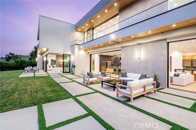 6 Bed Home for Sale in Encino, California