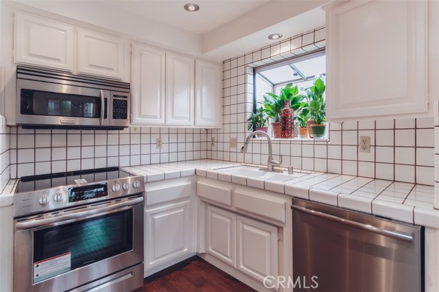 2 Bed Home for Sale in Los Angeles, California