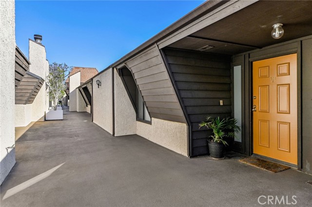 2 Bed Home for Sale in Van Nuys, California