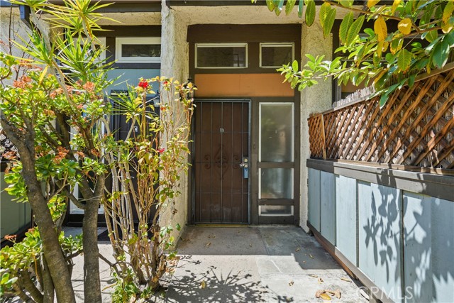 2 Bed Home for Sale in Van Nuys, California