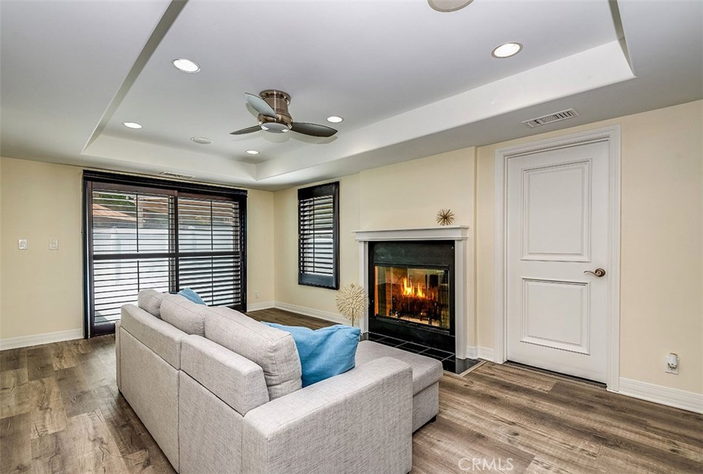 Hollywood Hills Real EstateHollywood Hills Homes For Sale