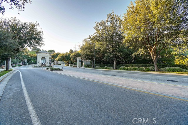 6 Bed Home for Sale in Calabasas, California