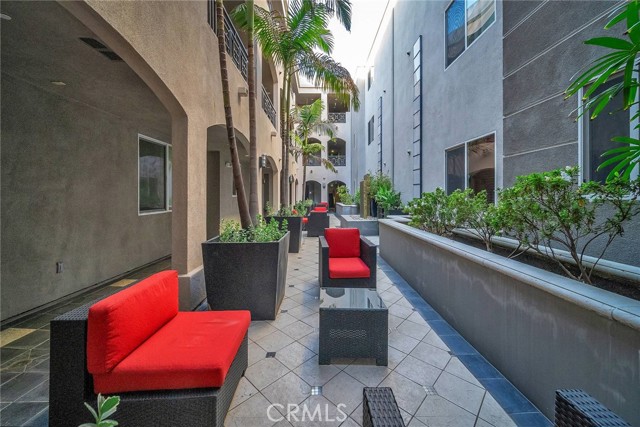 2 Bed Home for Sale in Studio City, California