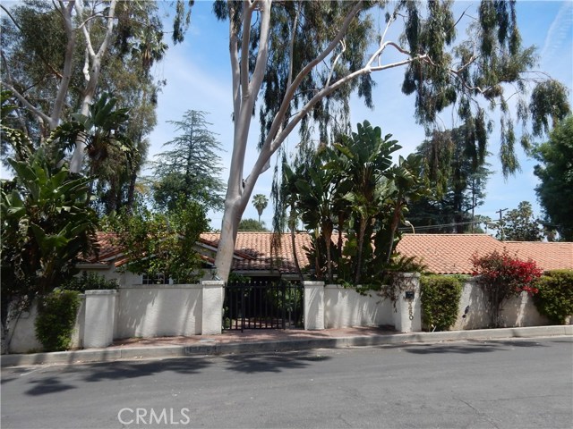 Photo of 5450 Lubao Avenue, Woodland Hills, CA 91364