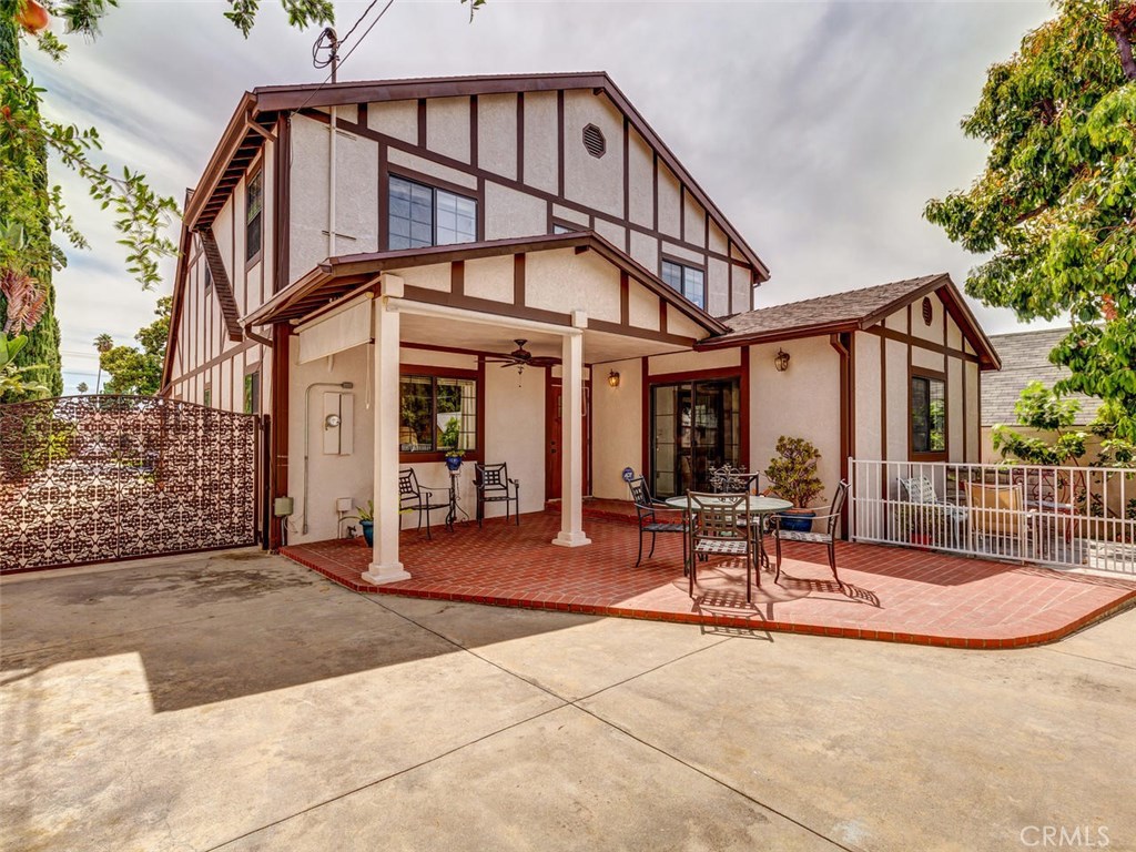 Photo for 1341 RAYMOND Avenue, Glendale, CA 91201 - Listing #SR-19221422 1341 RAYMOND Avenue, Glendale, CA 91201