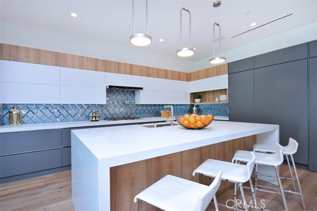 5 Bed Home for Sale in Sherman Oaks, California