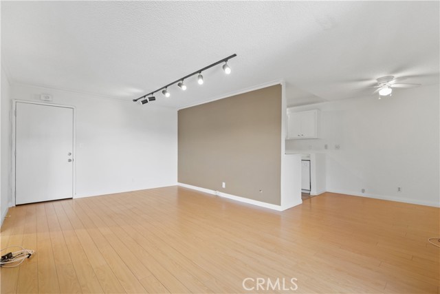 1 Bed Home for Sale in Encino, California