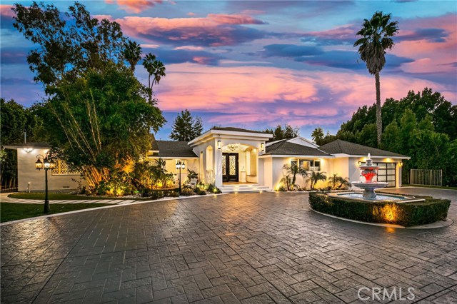 Photo of 22728 Oxnard Street, Woodland Hills, CA 91367