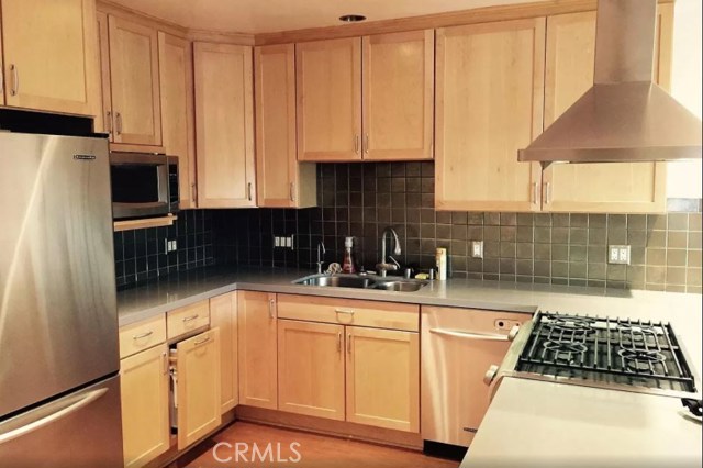  Income Home for Sale in Studio City, California