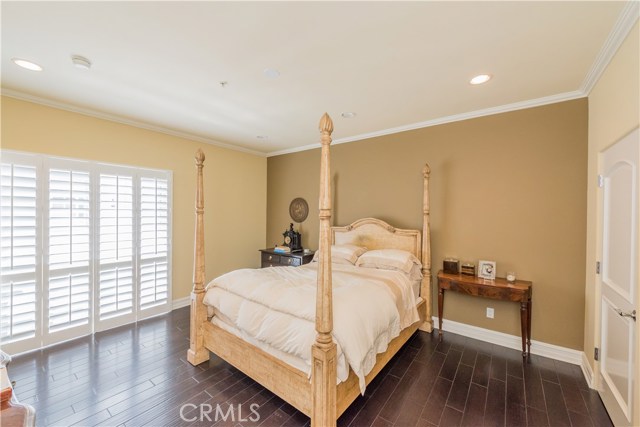 851 N San Vicente Boulevard 125