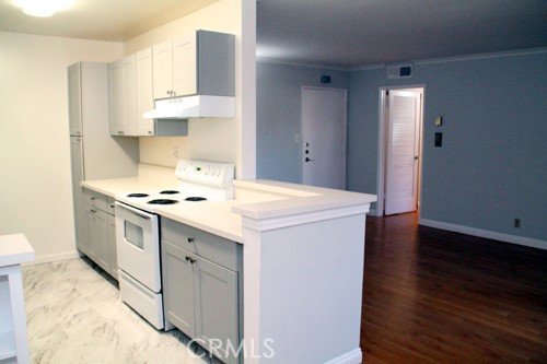 1 Bed Home for Sale in Encino, California