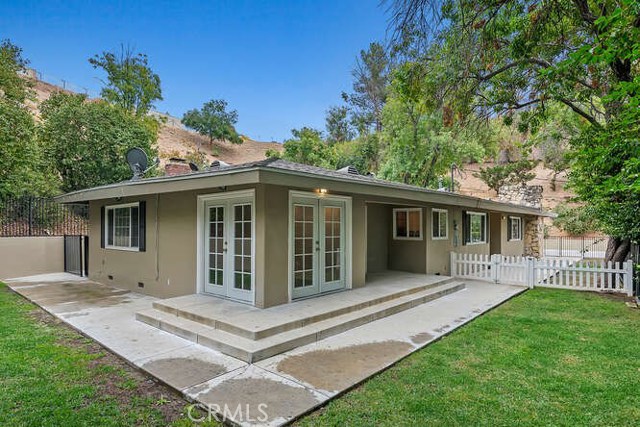 Photo of 5171 Dumont Place, Woodland Hills, CA 91364