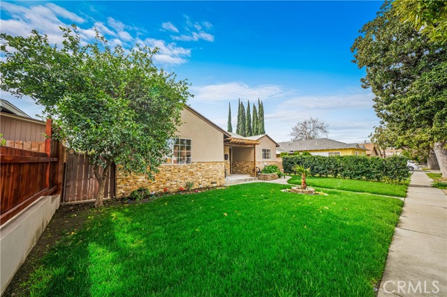 4 Bed Home for Sale in Van Nuys, California