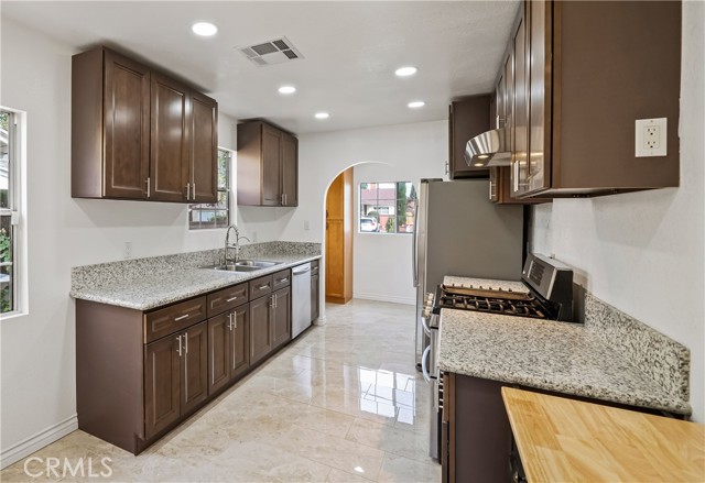 4 Bed Home for Sale in Van Nuys, California