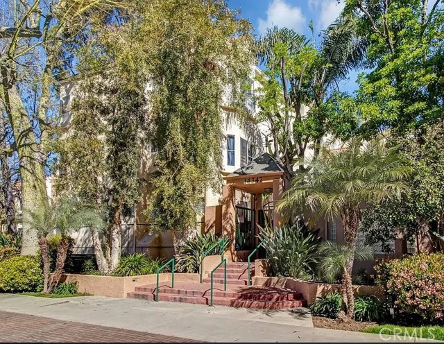 2 Bed Home for Sale in Sherman Oaks, California