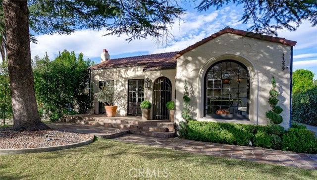 2 Bed Home for Sale in Toluca Lake, California