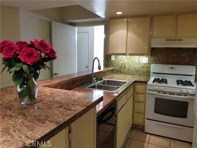 2 Bed Home for Sale in North Hollywood, California