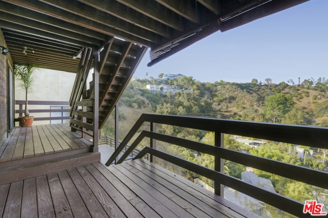 5 Bed Home for Sale in Los Angeles, California