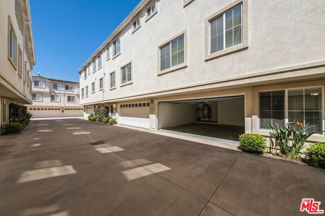 634 Meyer Lane, Redondo Beach, California 90278, 4 Bedrooms Bedrooms, ,2 BathroomsBathrooms,Residential,Sold,Meyer,21708520