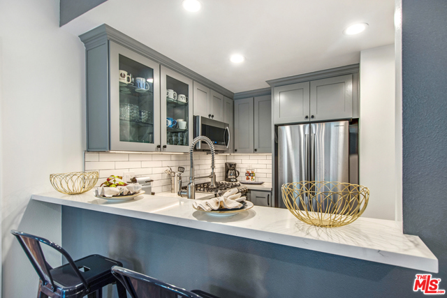 1 Bed Home for Sale in Playa del Rey, California