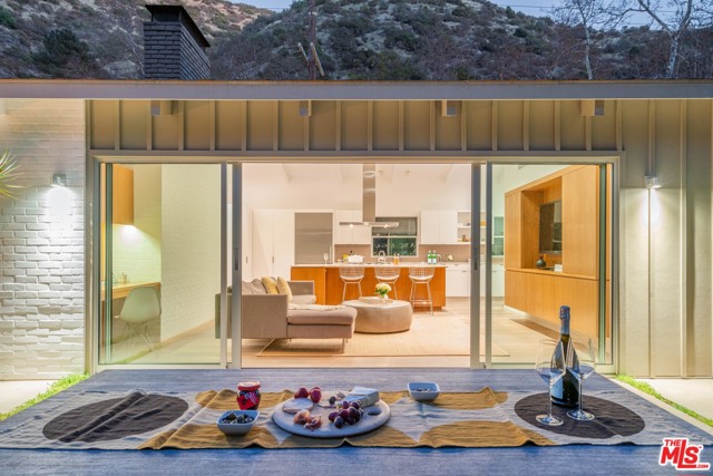 3 Bed Home for Sale in Los Angeles, California