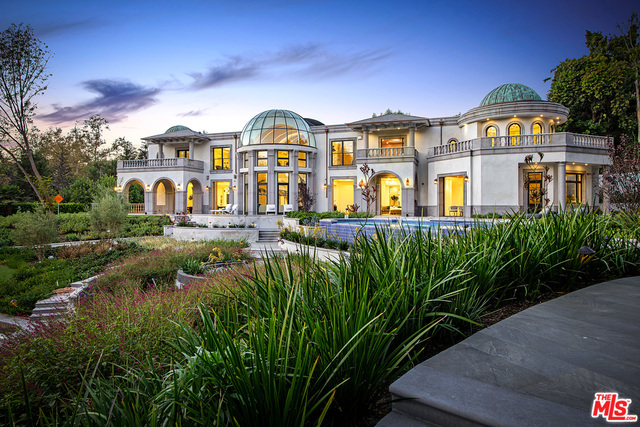 Photo of 10350 WYTON Drive, Los Angeles, CA 90024
