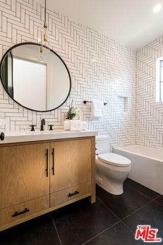 5 Bed Home for Sale in Studio City, California