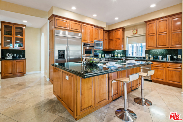 1617 CHESTNUT Avenue, Manhattan Beach, California 90266, 5 Bedrooms Bedrooms, ,4 BathroomsBathrooms,Residential,Sold,CHESTNUT,19510770