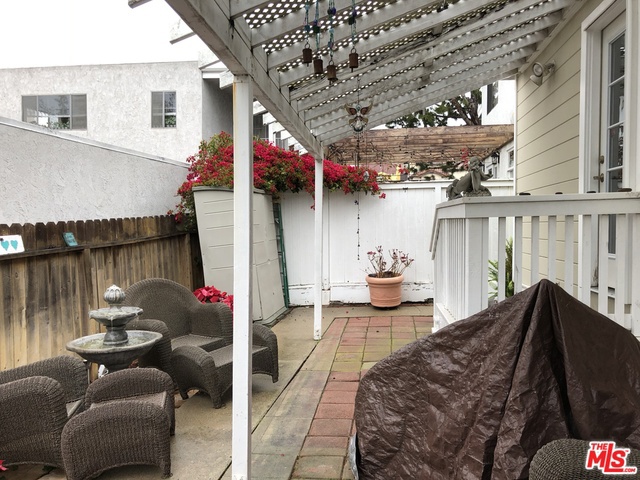 617 BERYL Street, Redondo Beach, California 90277, 2 Bedrooms Bedrooms, ,1 BathroomBathrooms,Residential,Sold,BERYL,18323684