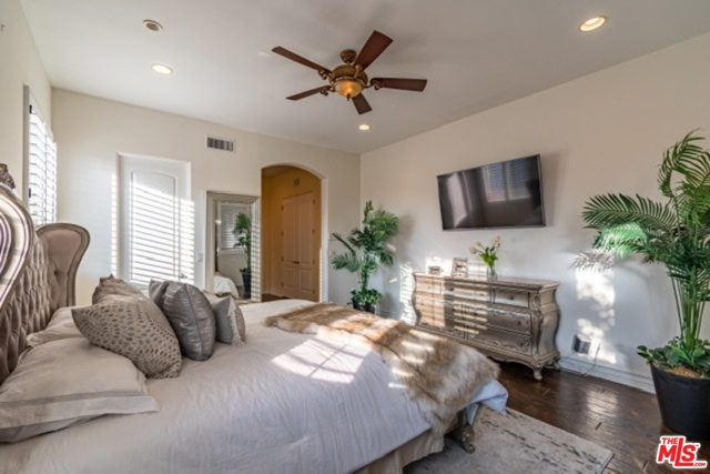 822 6TH Street, Hermosa Beach, California 90254, 4 Bedrooms Bedrooms, ,4 BathroomsBathrooms,Residential,Sold,6TH,19537348